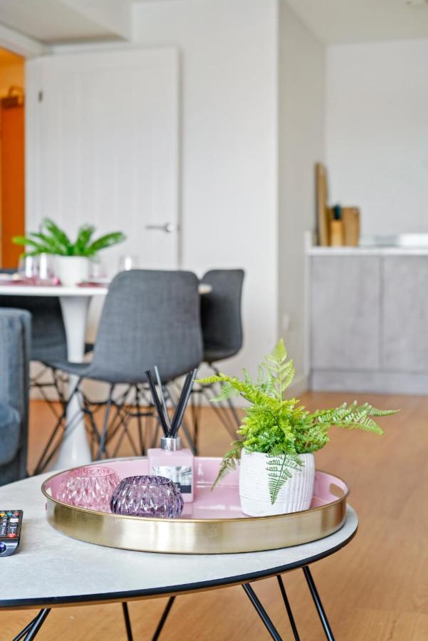 Stunning 2 Bedroom Apartment Leeds  Eksteriør billede